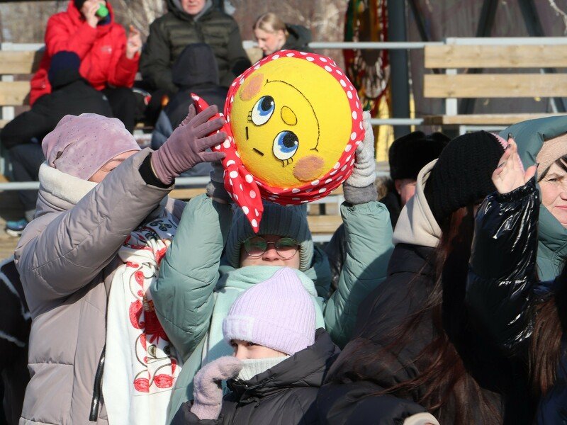 Масленица в парке Арлекино