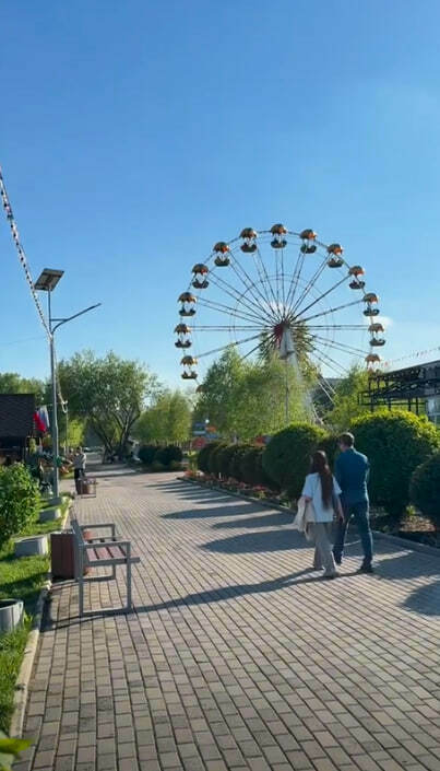 Дорогие гости парка Арлекино, уважаемые ветераны, земляки!