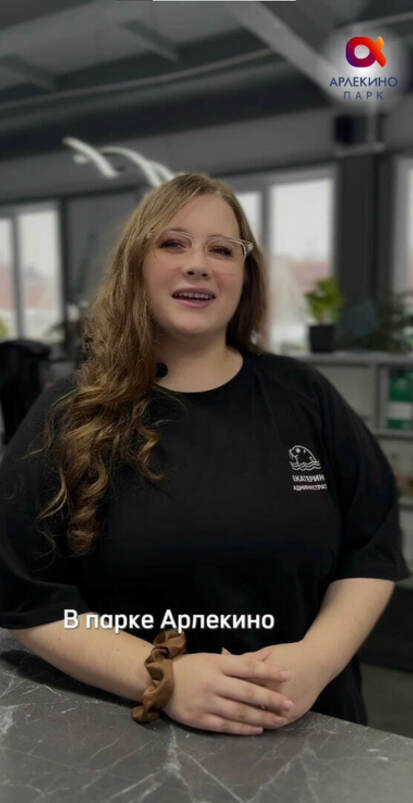 Первый снег в «Арлекино» ложится красиво — тихо, мягко, будто для открытки. Берите кофе, гуляйте…